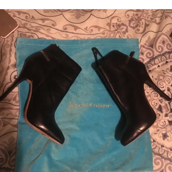 Shoes - Picture 5 of 6